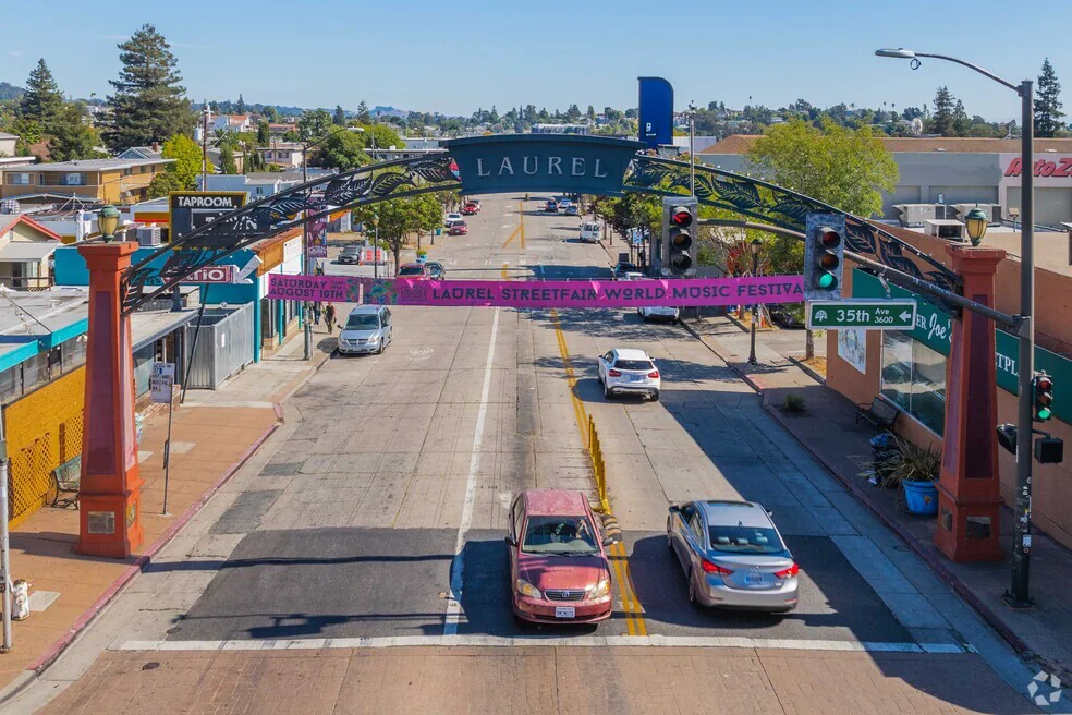 aerial shot of laurel district in Oakland