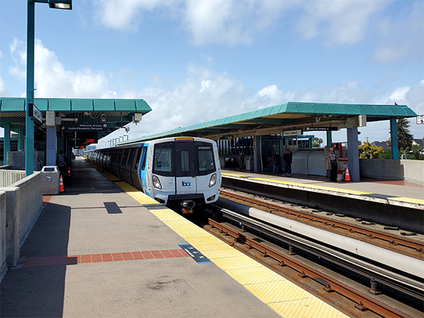 image of bart train in west oakland